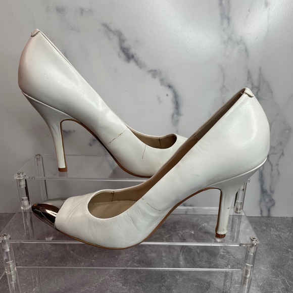 Used Chinese Laundry Women's Danger Zone Pump White Silver toe Size 10 - Picture 2 of 6
